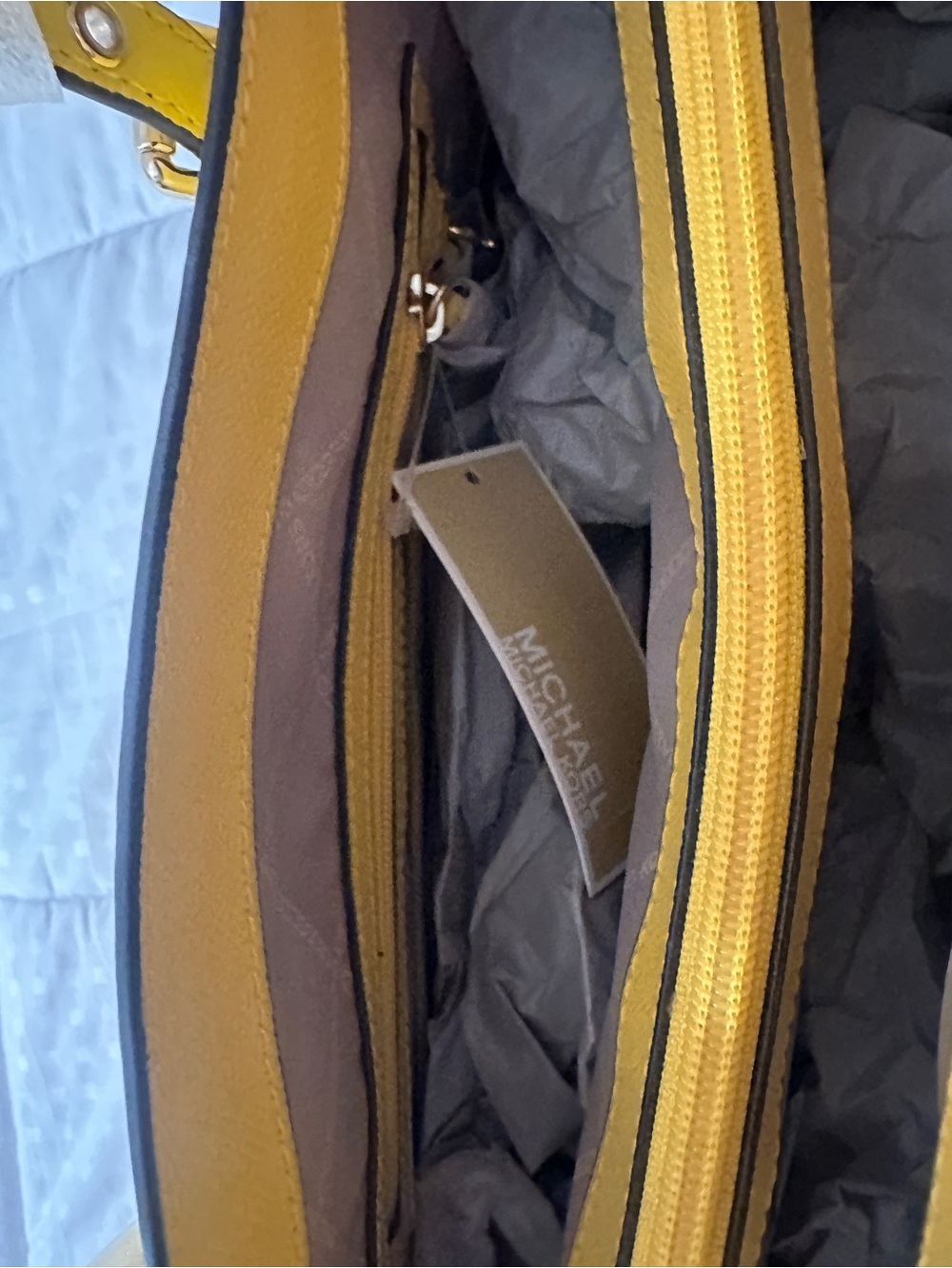 Michael Kors Voyager EW Tote
Bag Leather Marigold - Picture 7 of 10